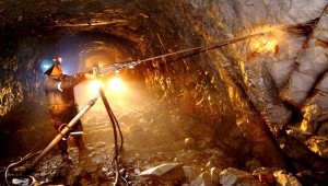 Las empresas canadienses tienen 207 proyectos mineros en México. | Foto: caracteres.mx | Referencial Este contenido ha sido publicado originalmente por teleSUR bajo la siguiente dirección:  http://www.telesurtv.net/news/70-del-sector-minero-mexicano-pertenece-a-empresas-extranjeras-20150426-0038.html. Si piensa hacer uso del mismo, por favor, cite la fuente y coloque un enlace hacia la nota original de donde usted ha tomado este contenido. www.teleSURtv.net