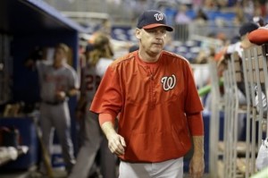 Matt Williams fotografiado en el dugout durante un juego entre los Nacionales y los Marlins en Miami el 13 de septiembre del 2015. - 