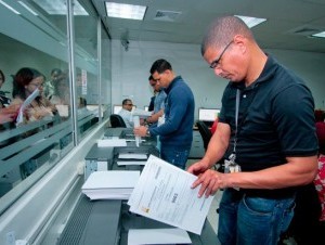 La Junta Central Electoral inició ayer en su sede central la impresión de 16,070 unidades del padrón definitivo de electores. (Pedro Bazil) - See more at: http://www.elcaribe.com.do/2016/04/13/jce-inicia-impresion-del-padron-respecto-2012-crecio-403-#sthash.1Fe5bosp.dpuf