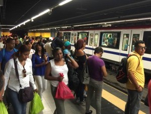 La Opret notificó al Gobierno que al Metro de Santo Domingo le faltan vagones para el transporte de los pasajeros. Ahora solamente cuenta con 102. (Juan Almánzar) - See more at: http://www.elcaribe.com.do/2016/04/07/opret-dice-linea-1-del-metro-requiere-mas-vagones#sthash.GIlJYqEw.dpuf