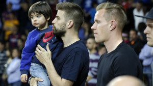 Gerard Pique, his son Milan and Marc-Andre ter Stegen during the match between FC Barcelona and Brose Baskets Bamberg, corresponding to the week 13 of the top 16 of the Euroleague, played at the Palau Blaugrana, on march 31, 2016.  (Photo by Urbanandsport/NurPhoto via Getty Images)