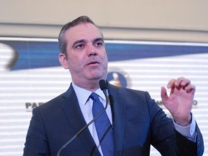 Luis Abinader, candidato presidencial del Partido Revolucionario Dominicano (PRM), al presentar los lineamientos de su plan de gobierno. (Fuente Externa) - See more at: http://www.elcaribe.com.do/2016/06/14/seis-excandidatos-marchan-hoy-cancilleria-donde-sesiona-oea#sthash.R1yRrp08.dpuf