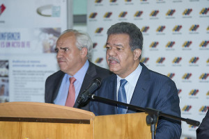 Foto: El expresidente dominicano Leonel Fernández (derecha) dijo que tanto el gobierno como la oposición de Venezuela han hecho ya propuestas sobre los temas que deberían tratarse en un diálogo "y nadie objetó las propuestas hechas por la contraparte".