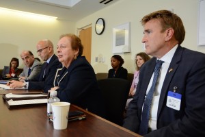 El embajador James W. Brewster y la subsecretaria de Estado Mari Carmen Aponte, en el encuentro la delegación dominicana.....