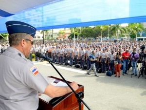 El Gobierno dice que mejorará los incentivos de los agentes del orden. (Juan T. Valenzuela) - See more at: http://www.elcaribe.com.do/2016/08/02/medina-dice-atacara-delincuencia-con-uso-tecnologia#sthash.41YrbGZb.dpuf