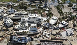 Vista de los daños causados por el huracán Ian en Fort Myers, Florida, el 29 de septiembre de 2022. EFE/Tannen Maury