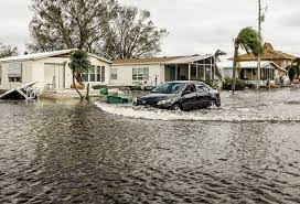Vista de los daños causados por el huracán Ian en Fort Myers, Florida, el 29 de septiembre de 2022. EFE/Tannen Maury