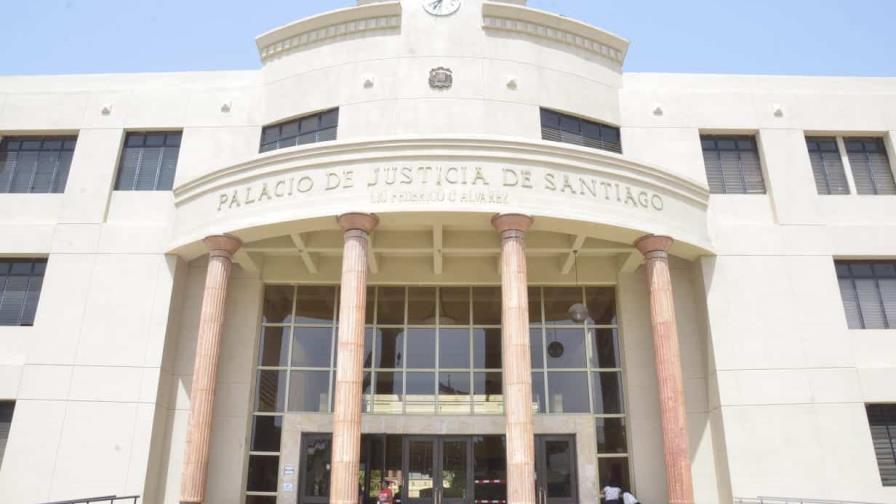 La falta de seguridad en el Palacio de Justicia de Santiago causa ...